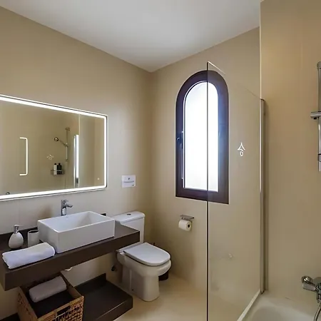 Bella Valen فيلة *