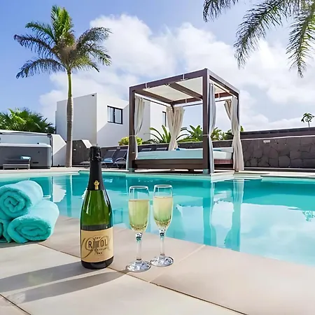 فيلة Bella Valen *