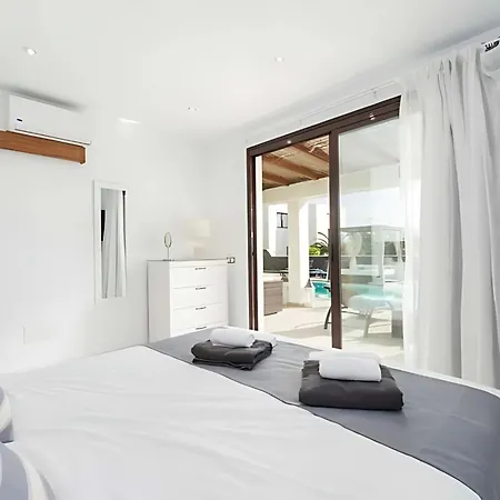 Bella Valen فيلة *